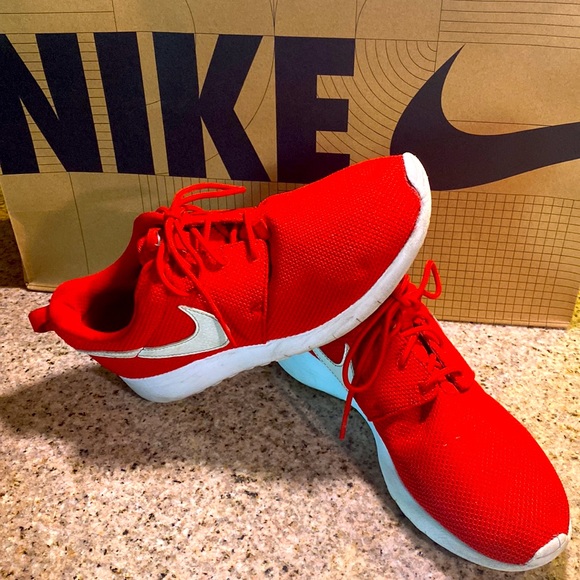 NIKE ROSHE. YOUTH 6 - Picture 2 of 8